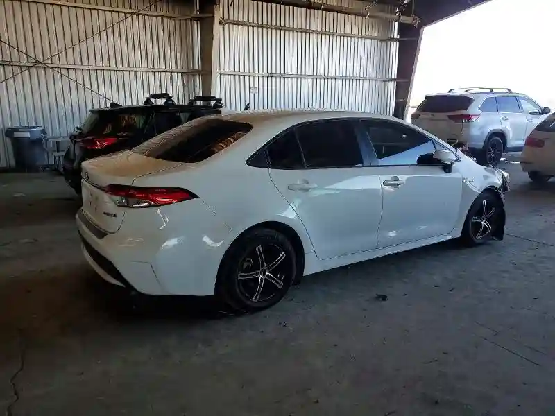 JTDEAMDE3MJ017455 2021 TOYOTA COROLLA-2