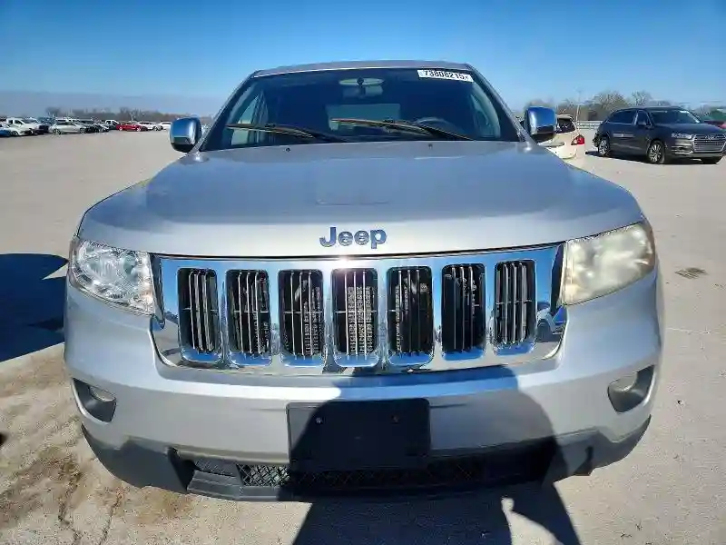 1J4RS4GGXBC564195 2011 JEEP GRAND CHEROKEE-4