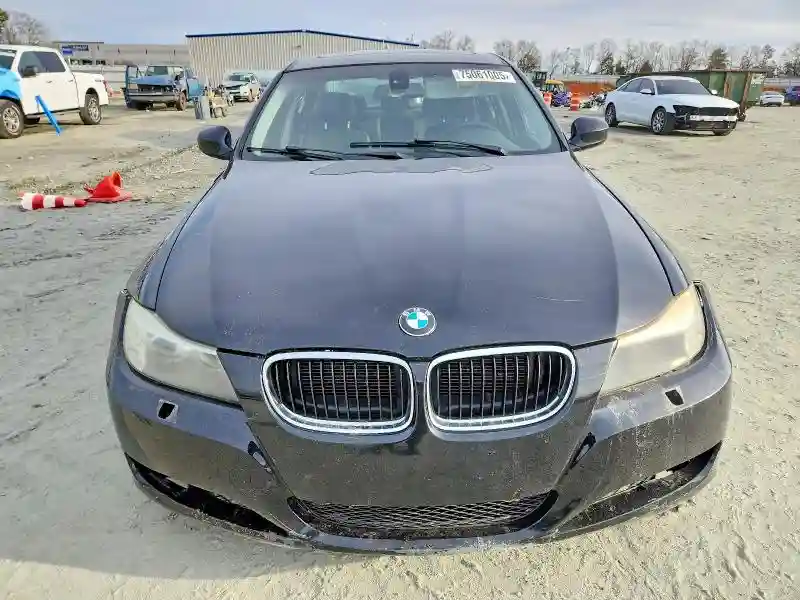 WBAPK5C55BA661739 2011 BMW 3 SERIES-4