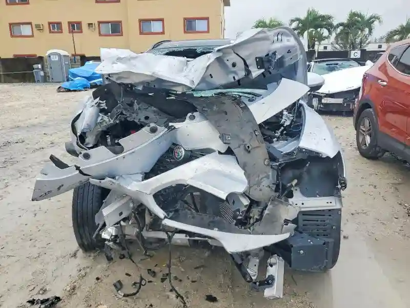 ZASPAKBN0N7D46121 2022 ALFA ROMEO STELVIO-4