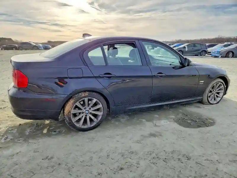 WBAPK5C55BA661739 2011 BMW 3 SERIES-2