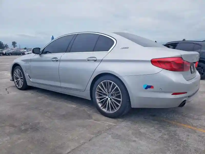 WBAJA9C51JB033458 2018 BMW 5 SERIES-1
