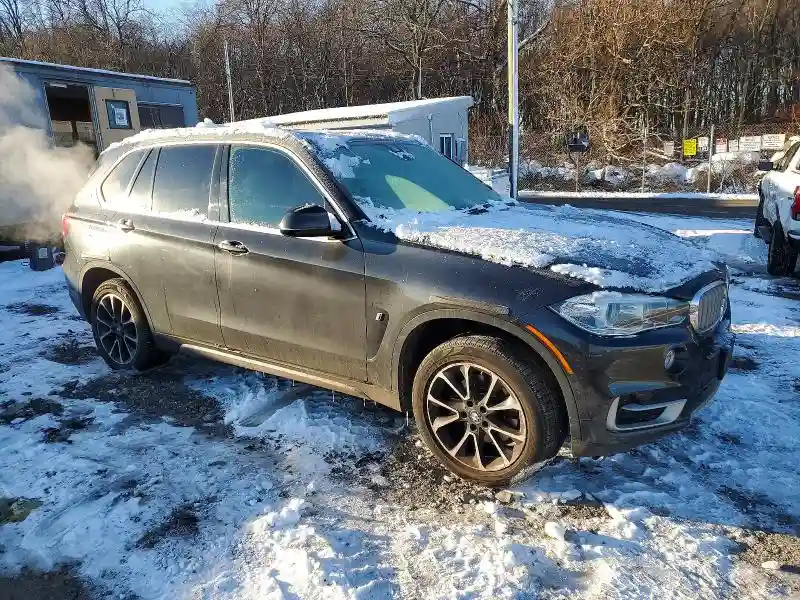 5UXKT0C59J0W00216 2018 BMW X5-3