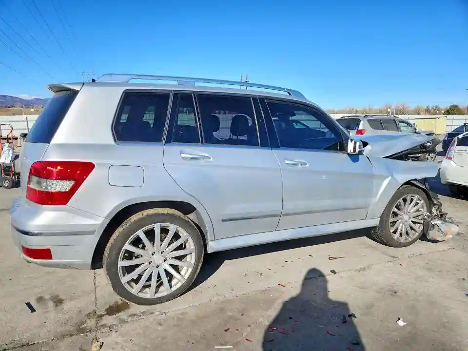 WDCGG8HB6AF432485 2010 MERCEDES-BENZ GLK-CLASS-2