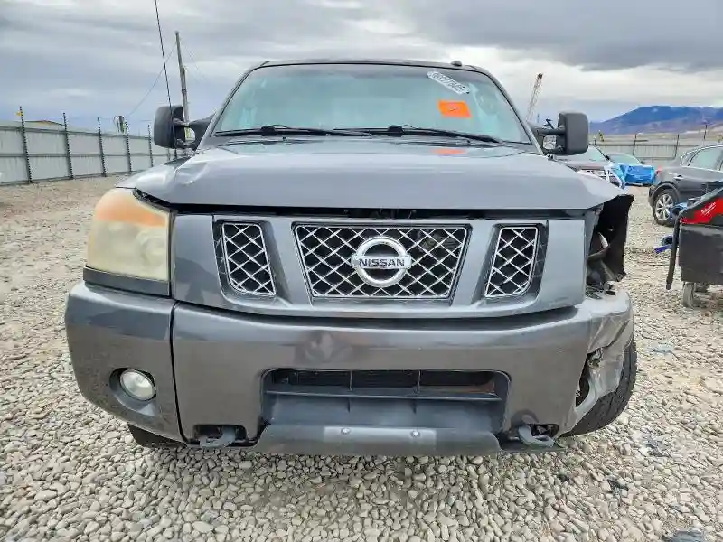 1N6BA0EC2BN322019 2011 NISSAN TITAN-4