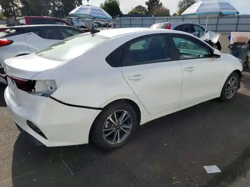 3KPF24AD0PE666936 2023 KIA FORTE LXS-2
