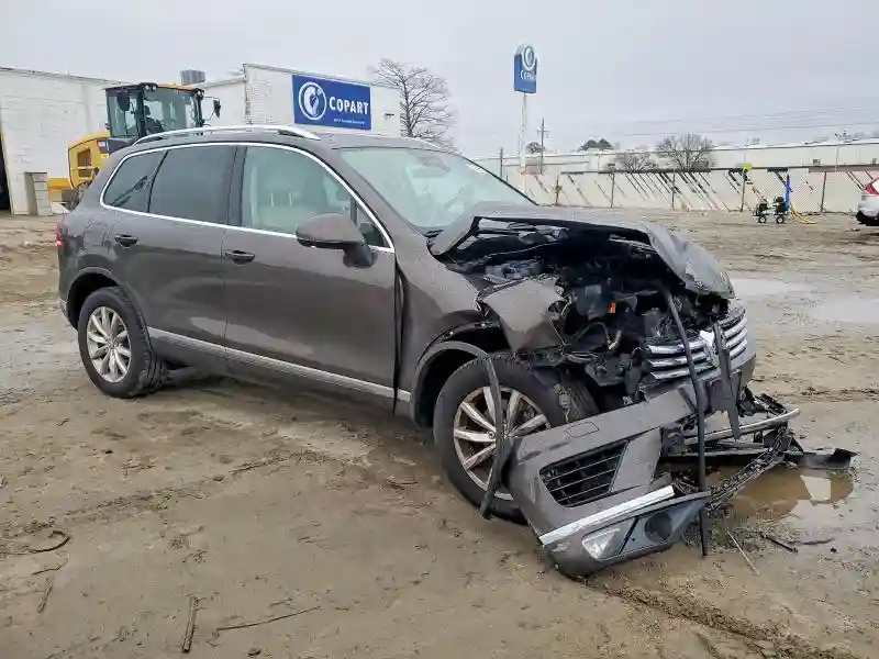 WVGEF7BP2HD006874 2017 VOLKSWAGEN TOUAREG-3