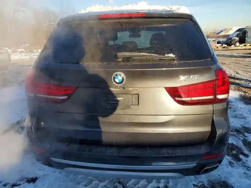 5UXKT0C59J0W00216 2018 BMW X5-5