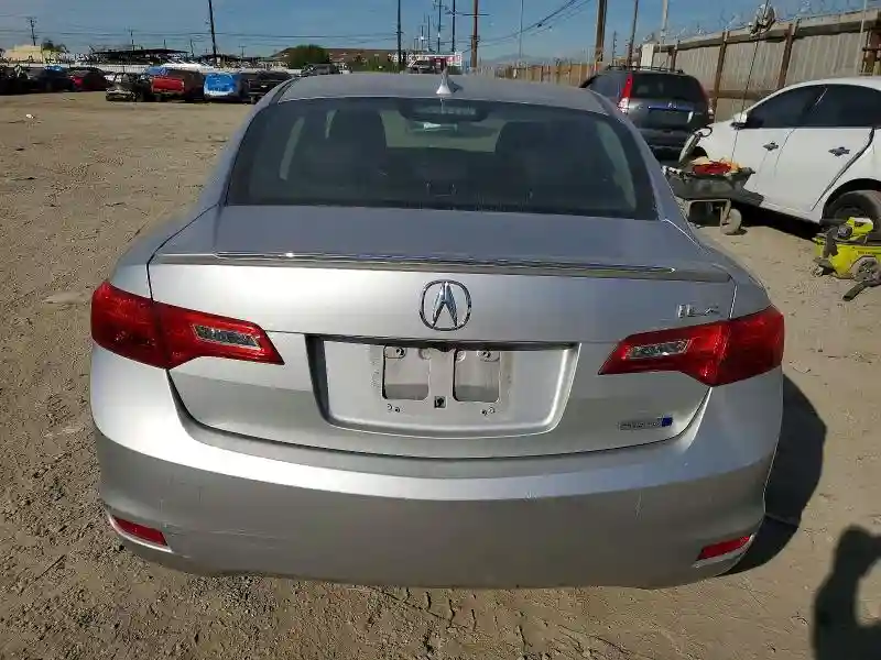 19VDE3F72DE302324 2013 ACURA ILX-5