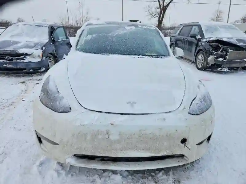 5YJYGAEE8MF231759 2021 TESLA MODEL Y-4
