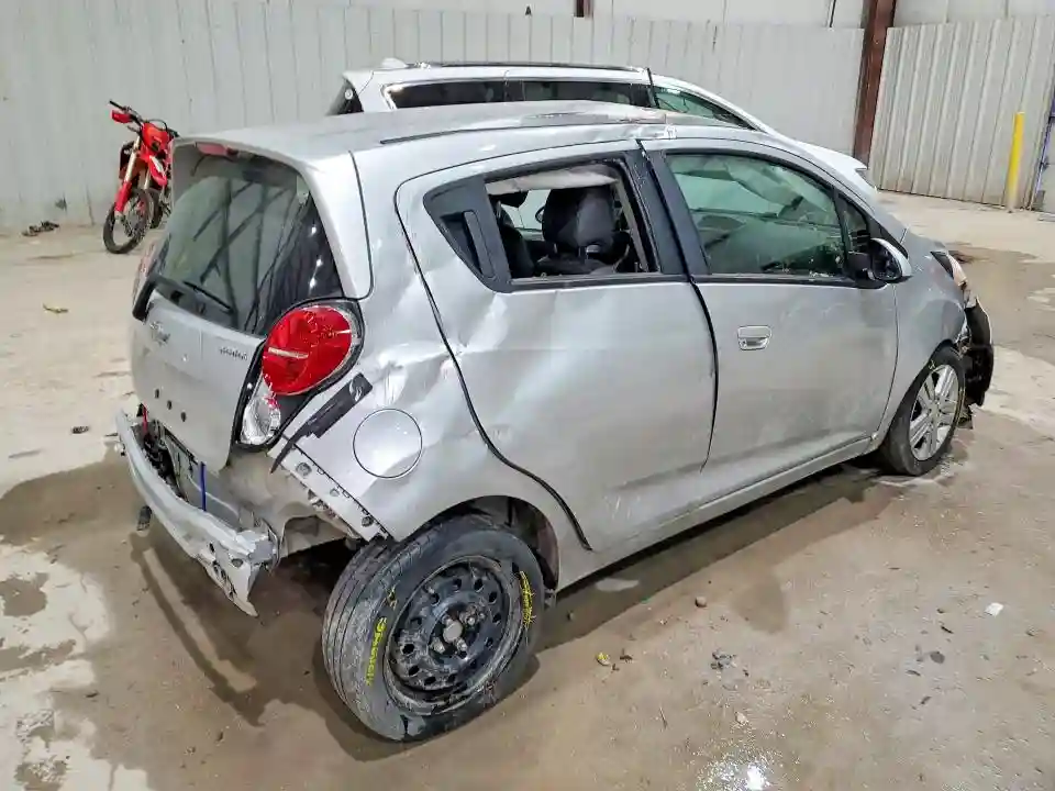 KL8CA6S91FC712011 2015 CHEVROLET SPARK-2