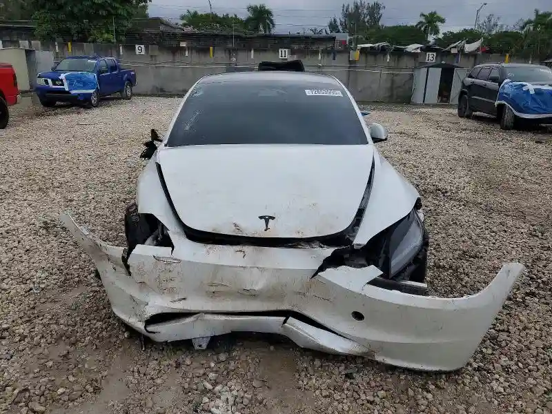 5YJ3E1EA9RF745463 2024 TESLA MODEL 3-4