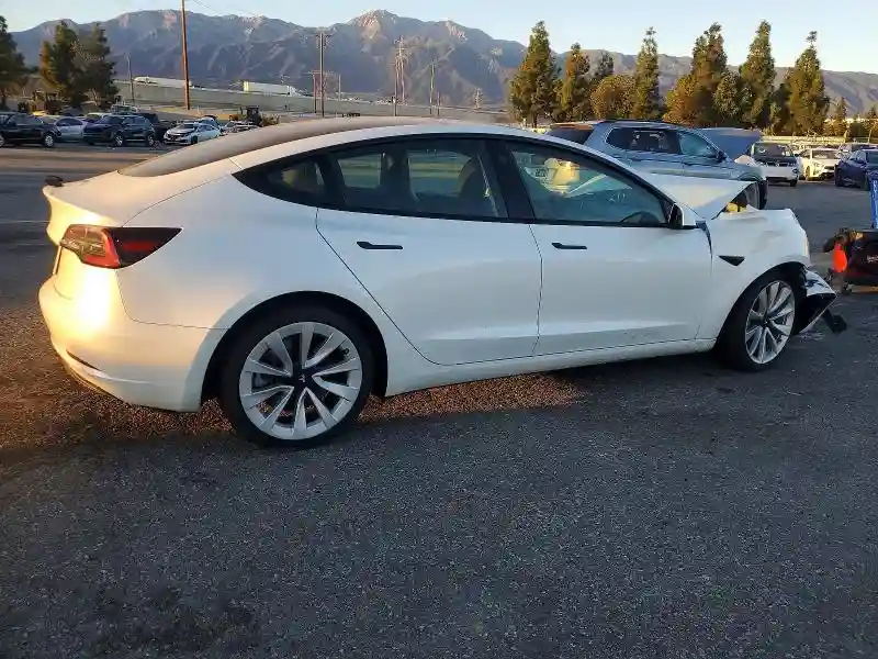 5YJ3E1EA1PF546243 2023 TESLA MODEL 3-2