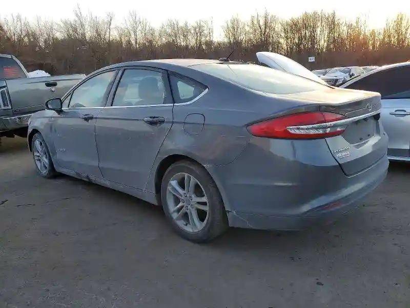 3FA6P0UU8JR142185 2018 FORD FUSION-1