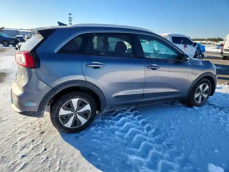 KNDCC3LC7H5070878 2017 KIA NIRO-4