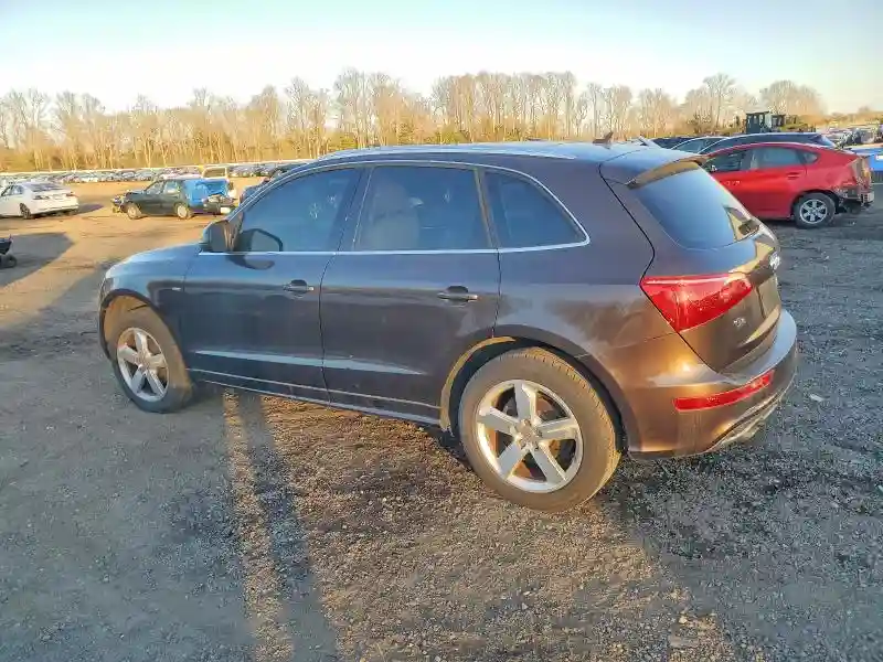 WA1DKAFP1BA076856 2011 AUDI Q5-1