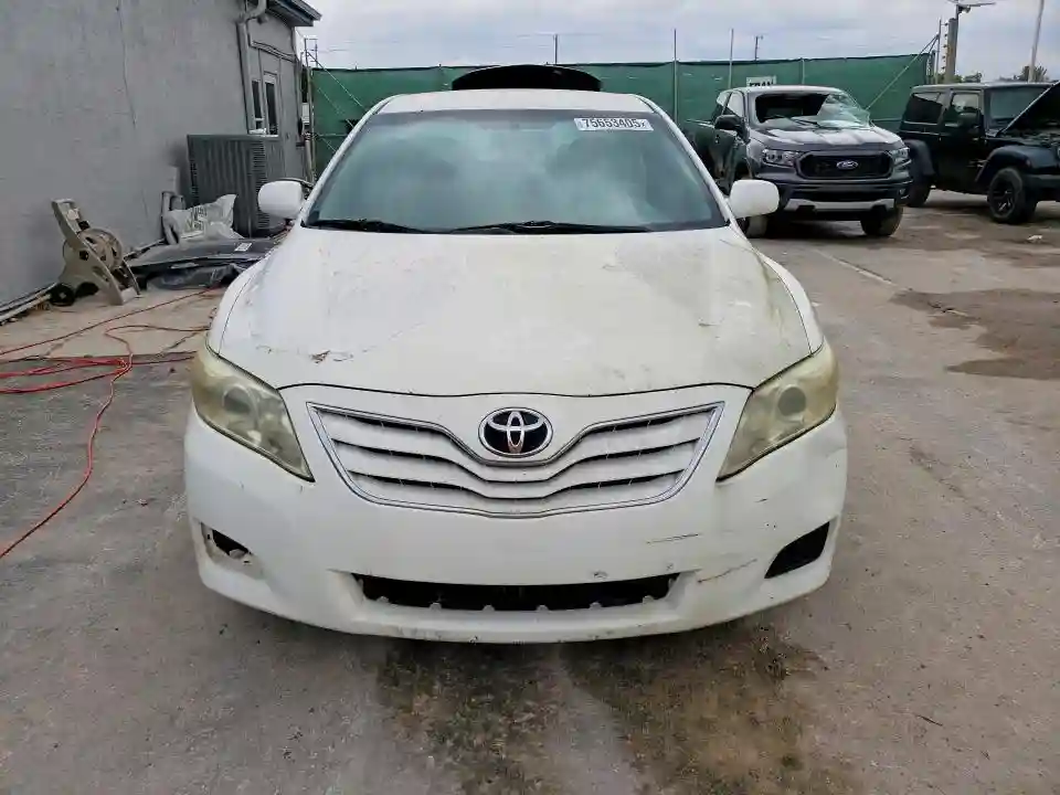 4T1BF3EK3AU552679 2010 TOYOTA CAMRY-4