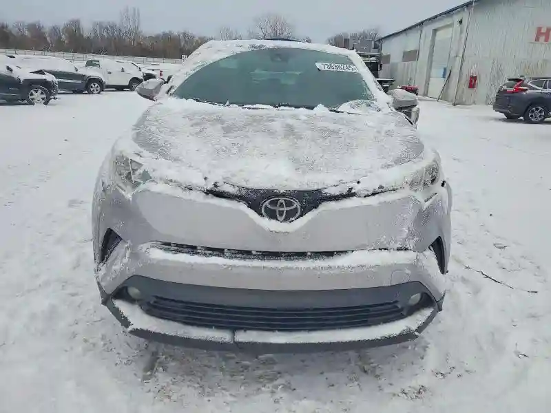NMTKHMBX9JR040450 2018 TOYOTA C-HR-4