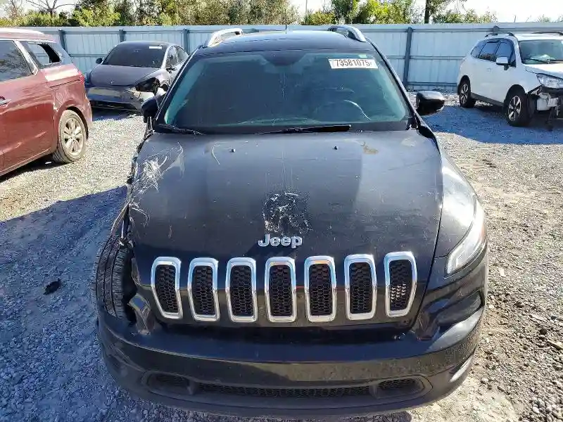 1C4PJLCB1HW613523 2017 JEEP GRAND CHEROKEE-4