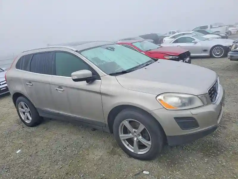 YV4952DL5D2444796 2013 VOLVO XC60-3