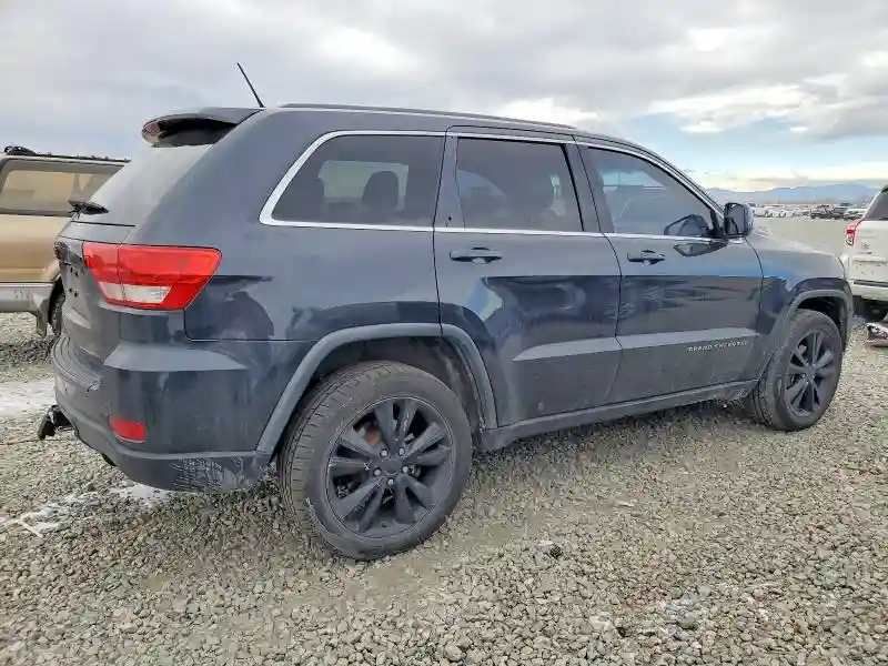1C4RJFAT6DC586790 2013 JEEP GRAND CHEROKEE-2