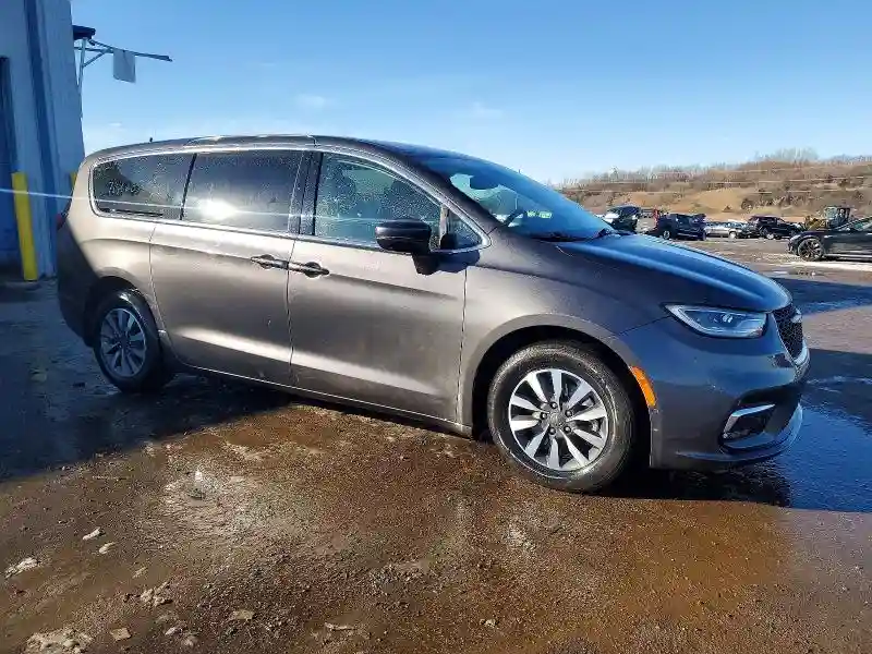 2C4RC1L7XNR122732 2022 CHRYSLER PACIFICA-3