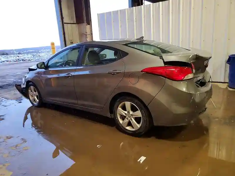 5NPDH4AE9DH352174 2013 HYUNDAI ELANTRA-1