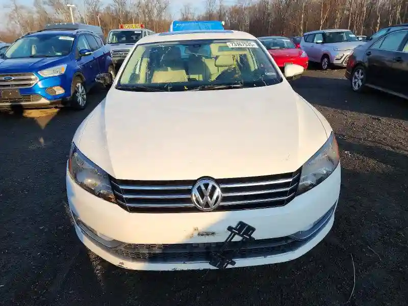 1VWBT7A35FC049474 2015 VOLKSWAGEN PASSAT-4