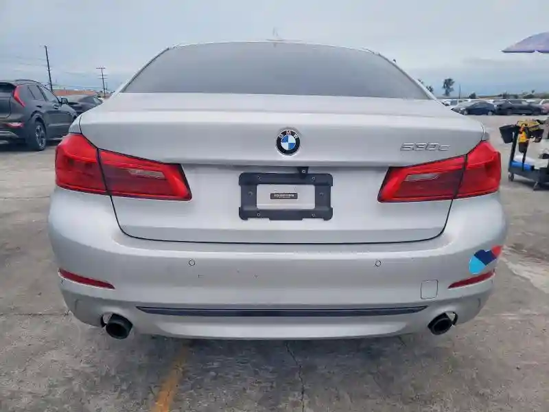WBAJA9C51JB033458 2018 BMW 5 SERIES-5