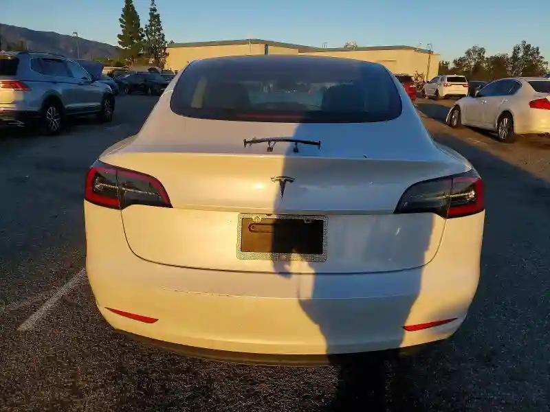 5YJ3E1EA1PF546243 2023 TESLA MODEL 3-5