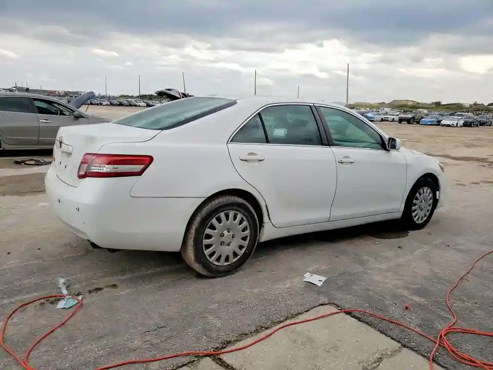 4T1BF3EK3AU552679 2010 TOYOTA CAMRY-2