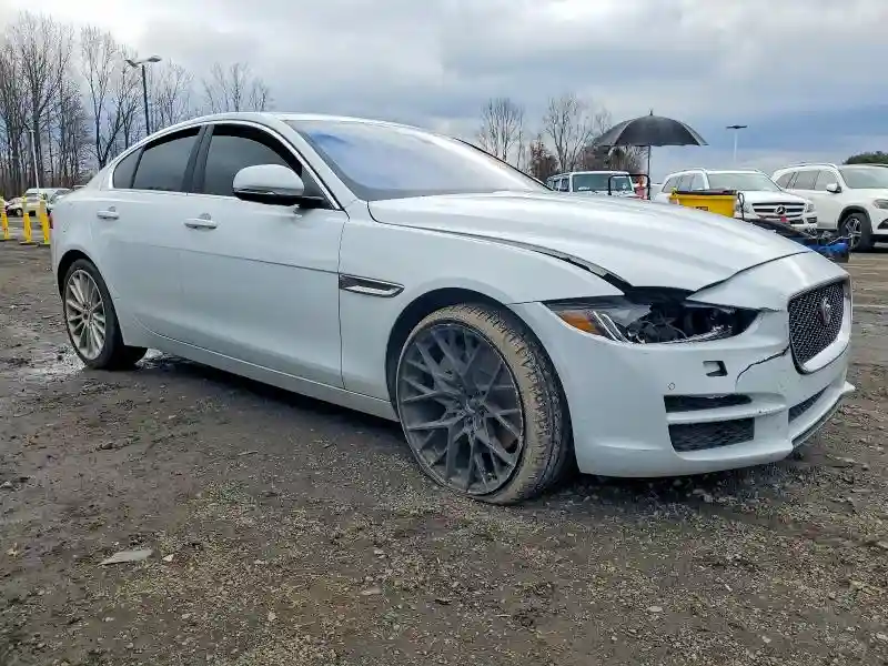 SAJAN4EV3JCP17768 2018 JAGUAR XE-3