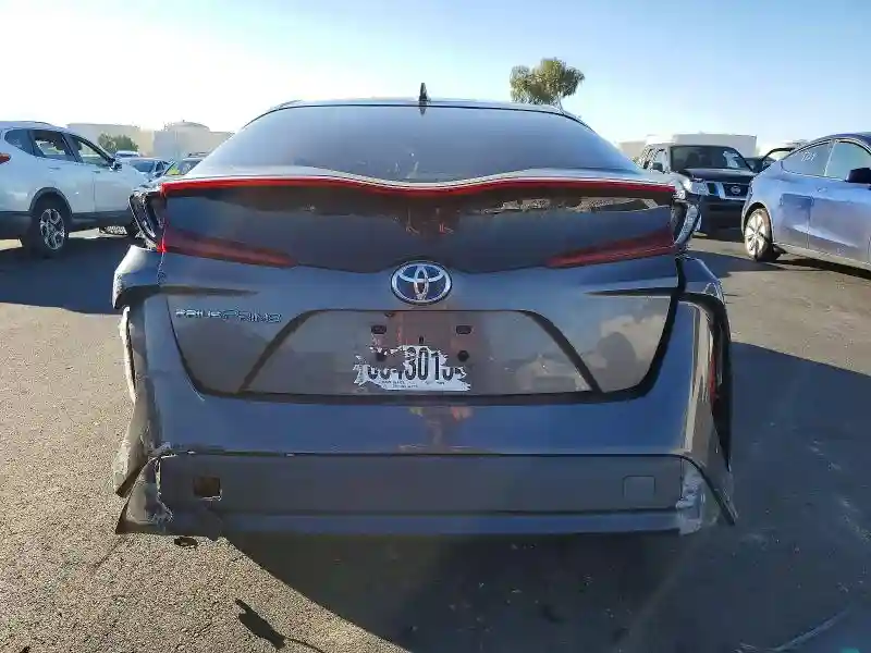 JTDKARFP9J3078629 2018 TOYOTA PRIUS-5
