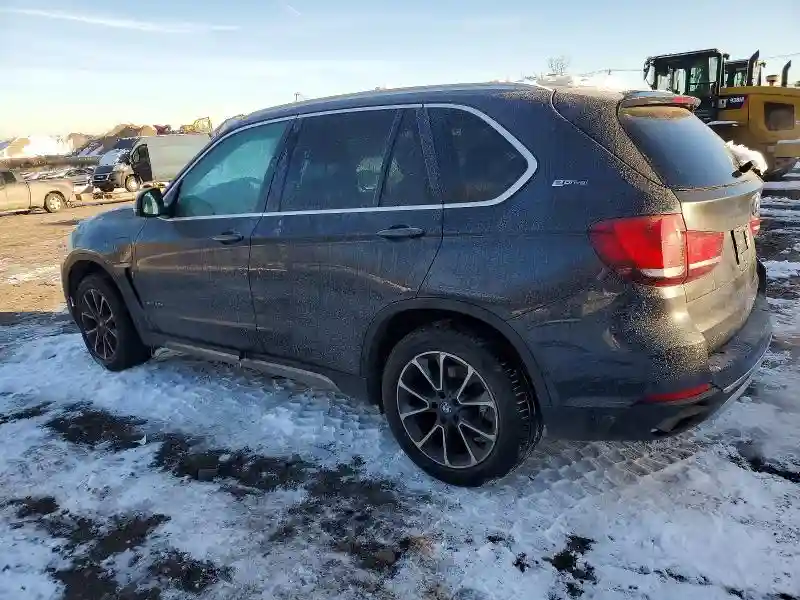 5UXKT0C59J0W00216 2018 BMW X5-1