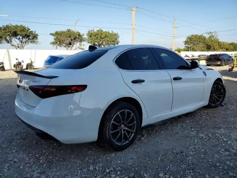 ZARFAEDN1J7573529 2018 ALFA ROMEO GIULIA-2
