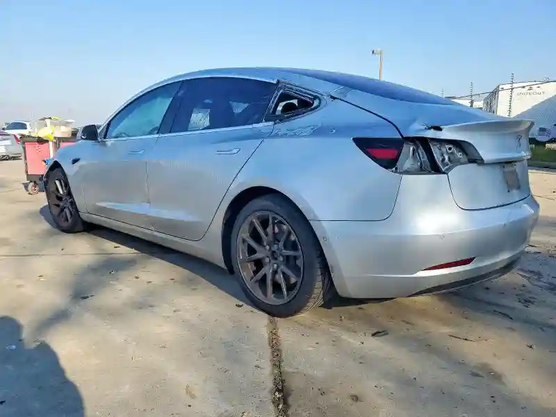 5YJ3E1EA4JF014251 2018 TESLA MODEL 3-1