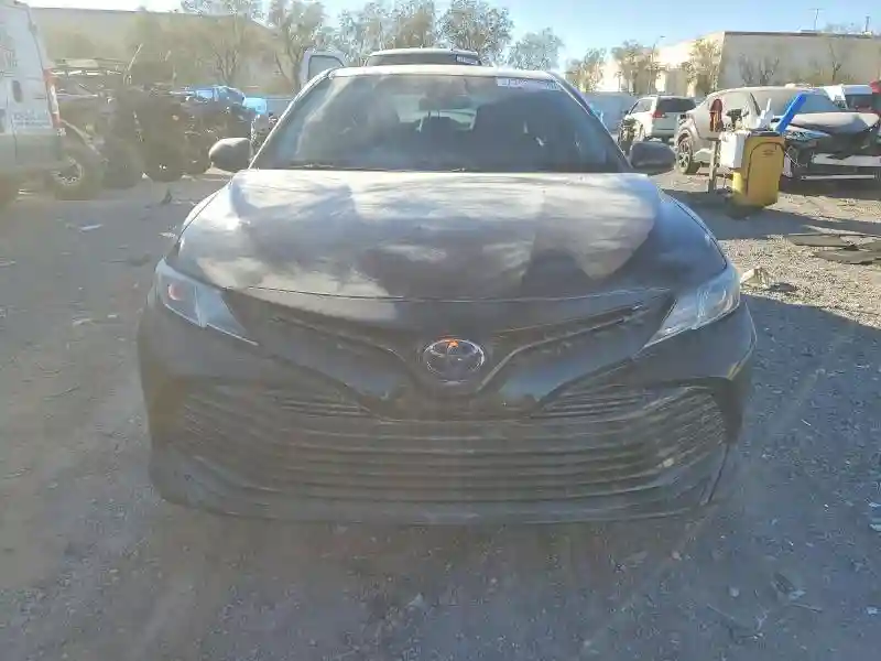 4T1B31HK2JU004603 2018 TOYOTA CAMRY-4
