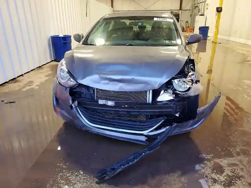 5NPDH4AE9DH352174 2013 HYUNDAI ELANTRA-4