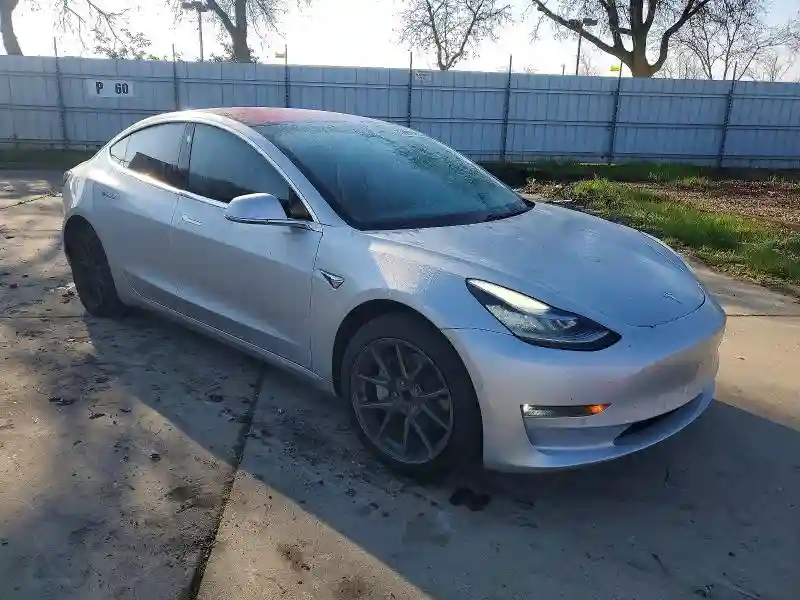 5YJ3E1EA4JF014251 2018 TESLA MODEL 3-3
