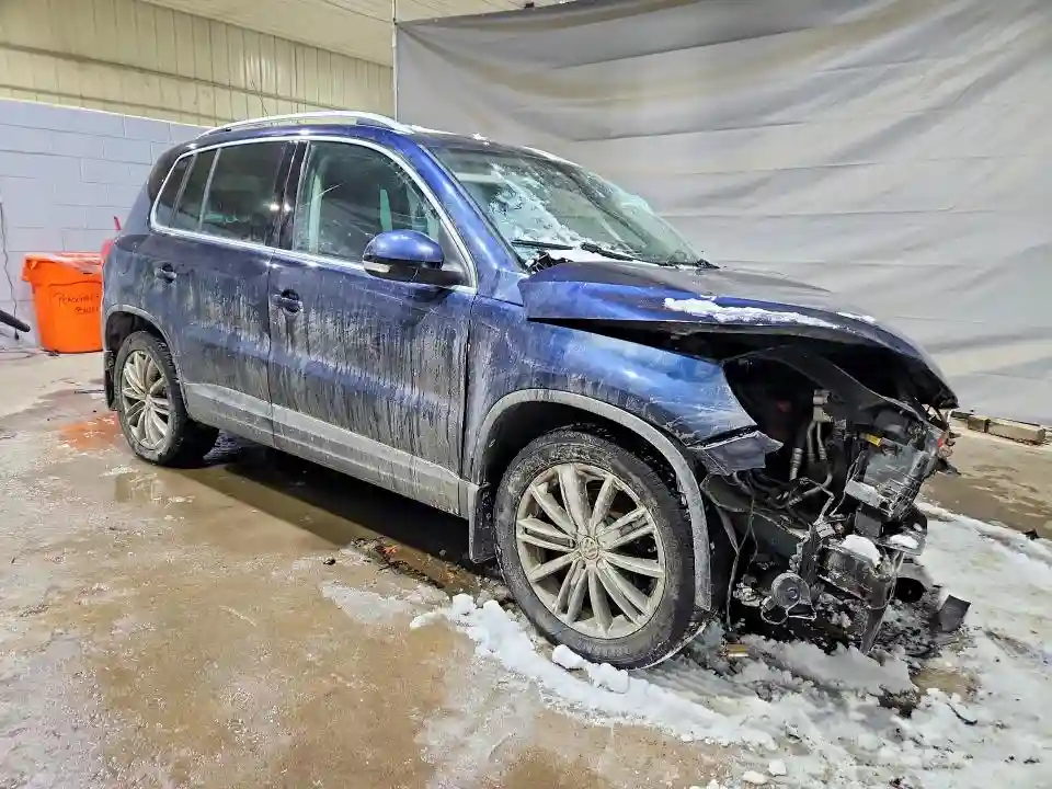 WVGBV7AX2BW530447 2011 VOLKSWAGEN TIGUAN-3