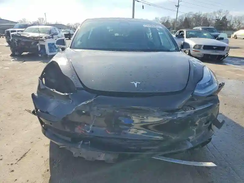 5YJ3E1EB2LF786839 2020 TESLA MODEL 3-4
