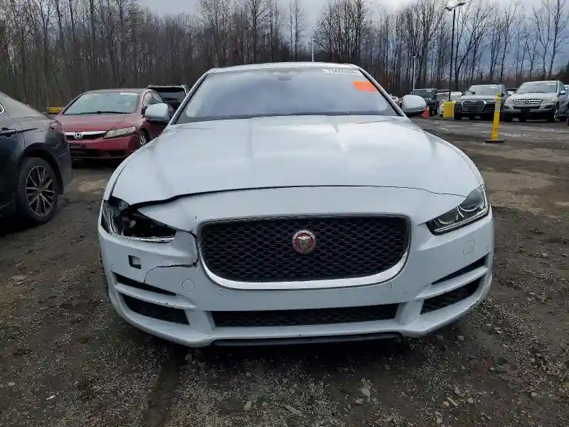 SAJAN4EV3JCP17768 2018 JAGUAR XE-4