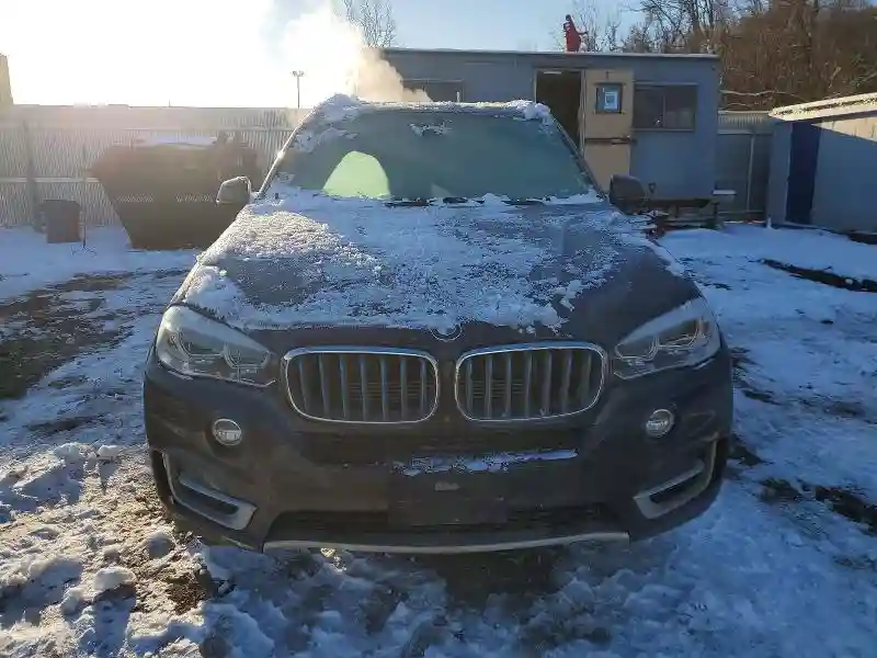 5UXKT0C59J0W00216 2018 BMW X5-4
