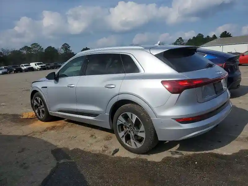 WA1LAAGEXNB040609 2022 AUDI E-TRON-1