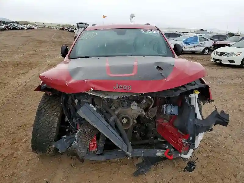 1C4RJFLT8JC394473 2018 JEEP GRAND CHEROKEE-4