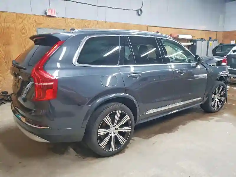 YV4A221L4N1852563 2022 VOLVO XC90-2