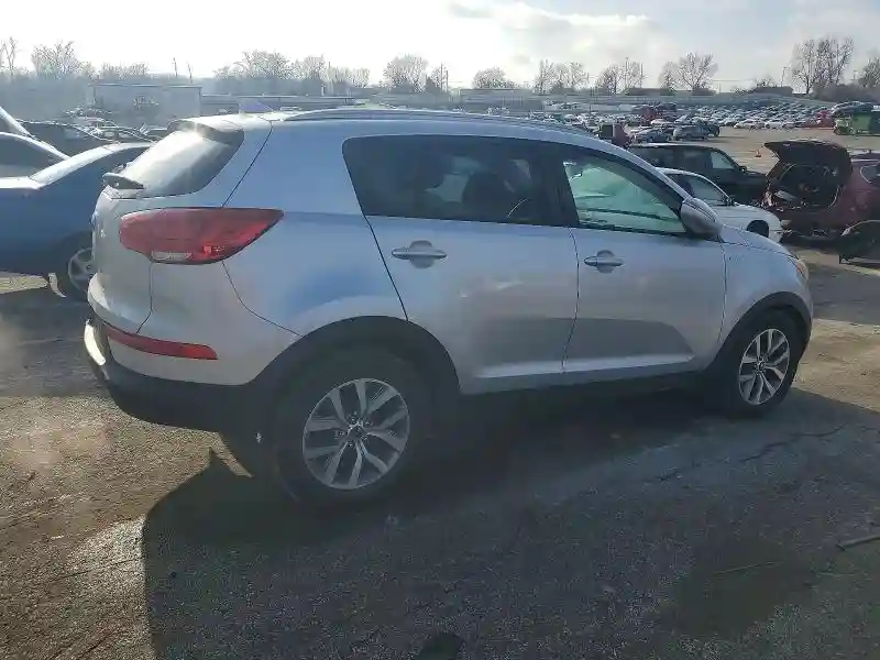 KNDPBCAC4F7780023 2015 KIA SPORTAGE-2