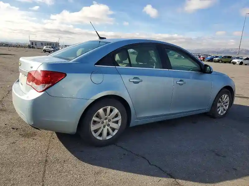 1G1PF5S95B7170413 2011 CHEVROLET CRUZE-2