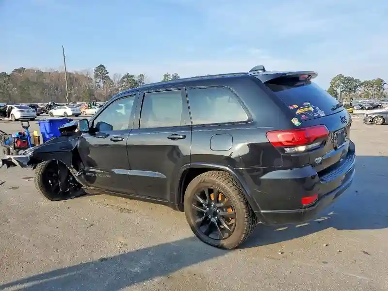 1C4RJFAG7JC123300 2018 JEEP GRAND CHEROKEE-2