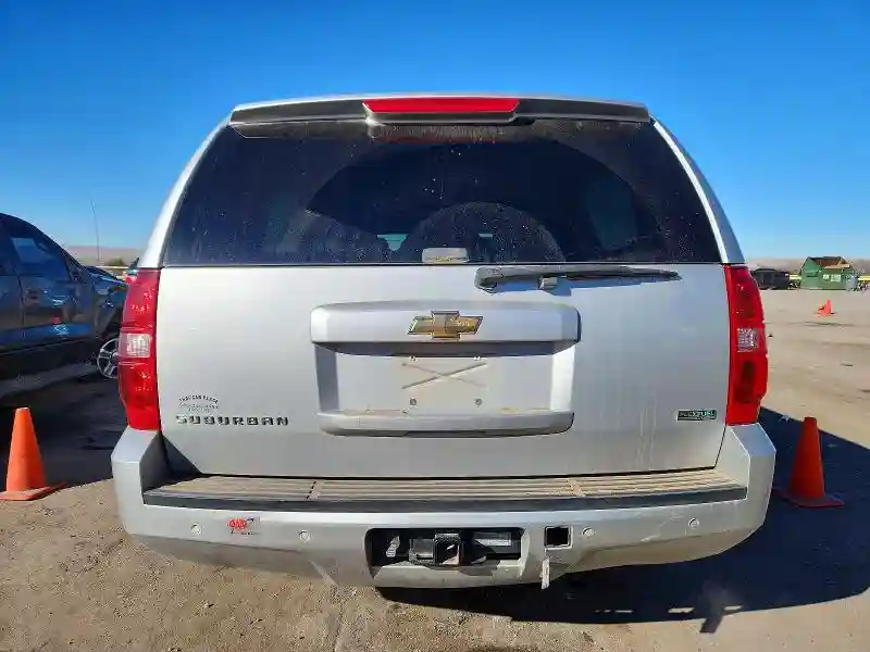 1GNSKJE31BR125493 2011 CHEVROLET SUBURBAN-5